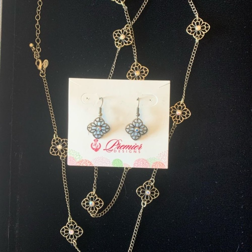 Necklace + earrings